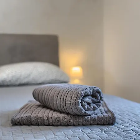 Luksuzni Asi S Bazenom Apartament