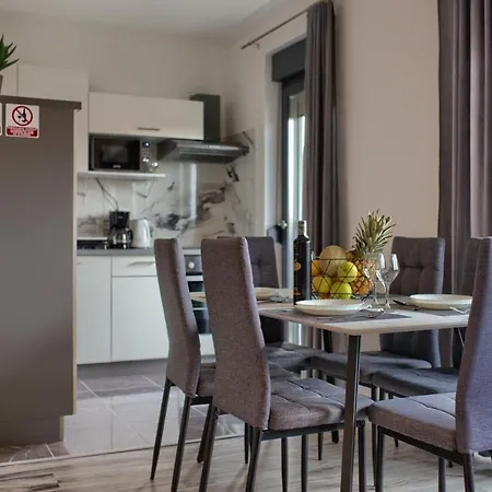 Apartament Luksuzni Asi S Bazenom Fažana