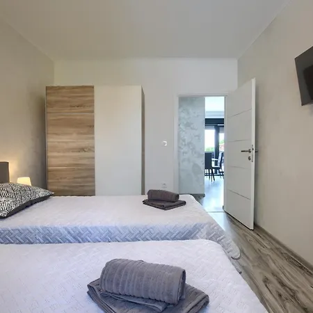 Apartament Luksuzni Asi S Bazenom *