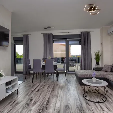 Apartment Luksuzni Asi S Bazenom