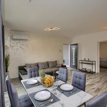 Apartment Luksuzni Asi S Bazenom *