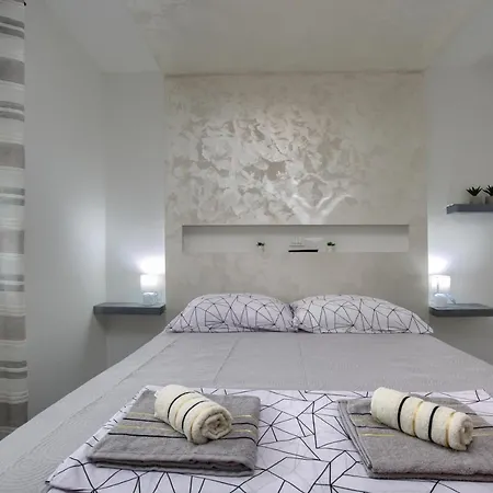 Luksuzni Asi S Bazenom Apartament