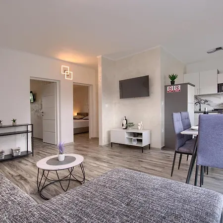 Luksuzni Asi S Bazenom Apartament Fažana